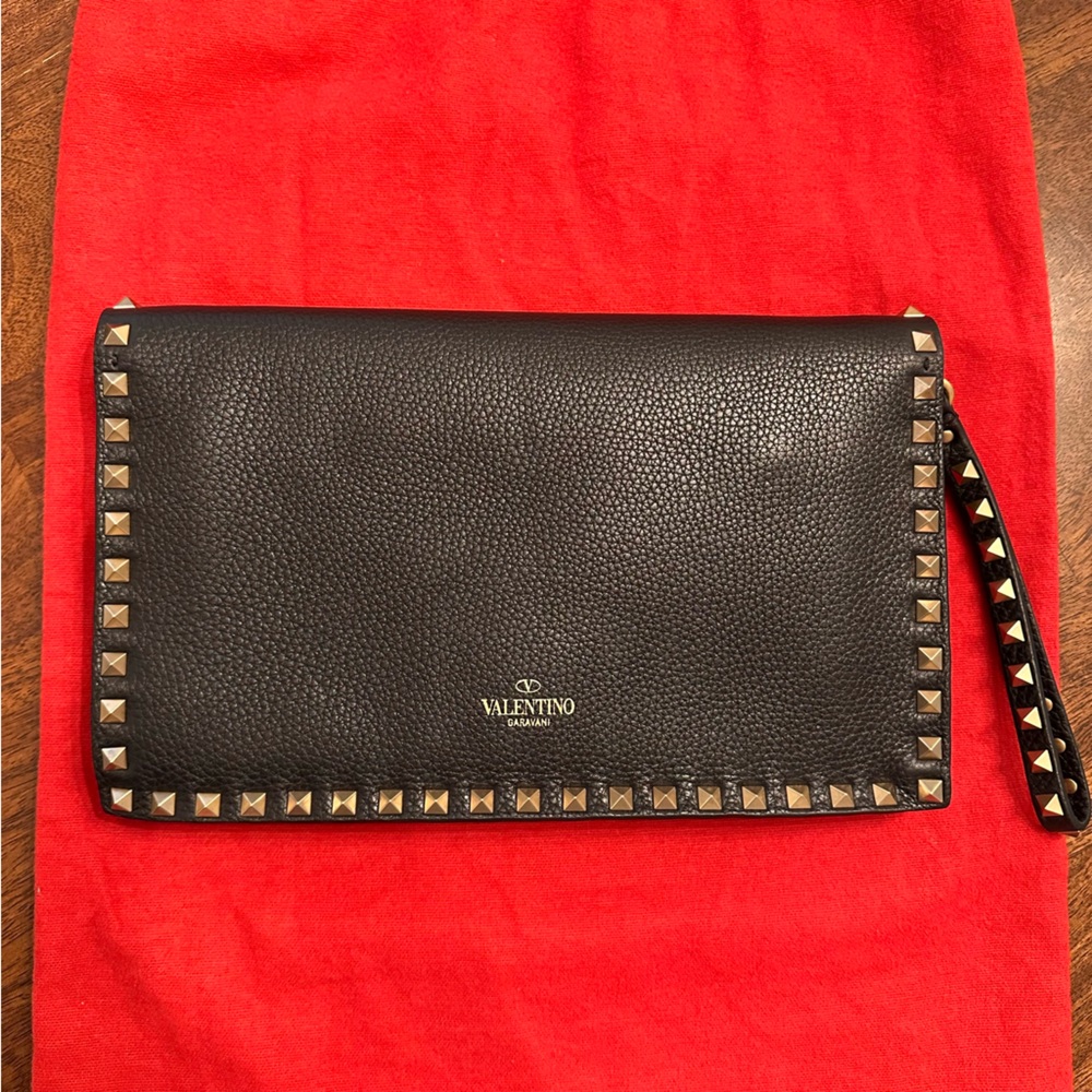 Valentino Garavani Rockstud calfskin leather clutch bag with beaded handle w COA - Picture 9 of 10